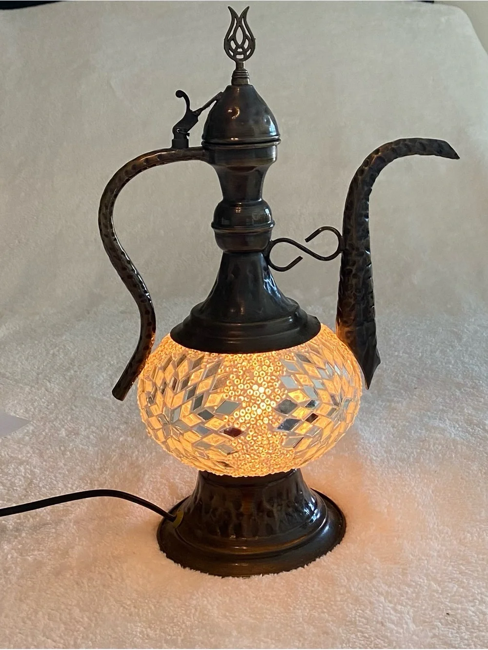 Vintage-Style Mosaic Glass Table Lamp in Bronze Finish